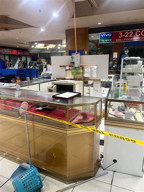 P50 million taken in Ozamiz City jewelry heist .